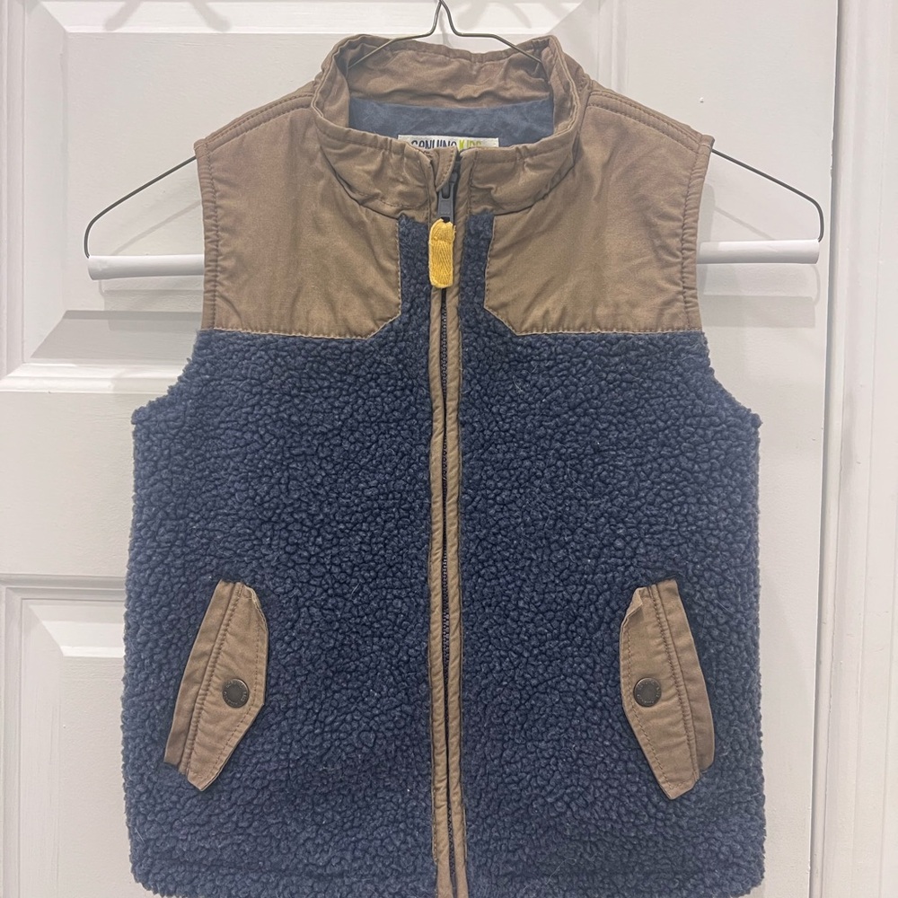 Genuine Kids from OshKosh kids Navy and Brown Sherpa Vest size 5T